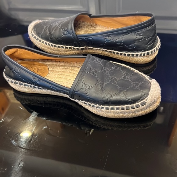 7.5 snug fit lightly used 8 times. Leather not stretched. Purchased Gucci store. - Picture 5 of 7